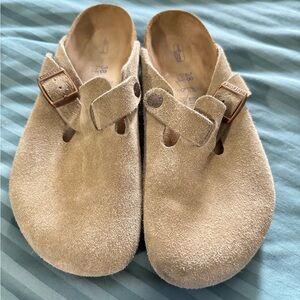 Birkenstock Boston Suede Clogs - Taupe